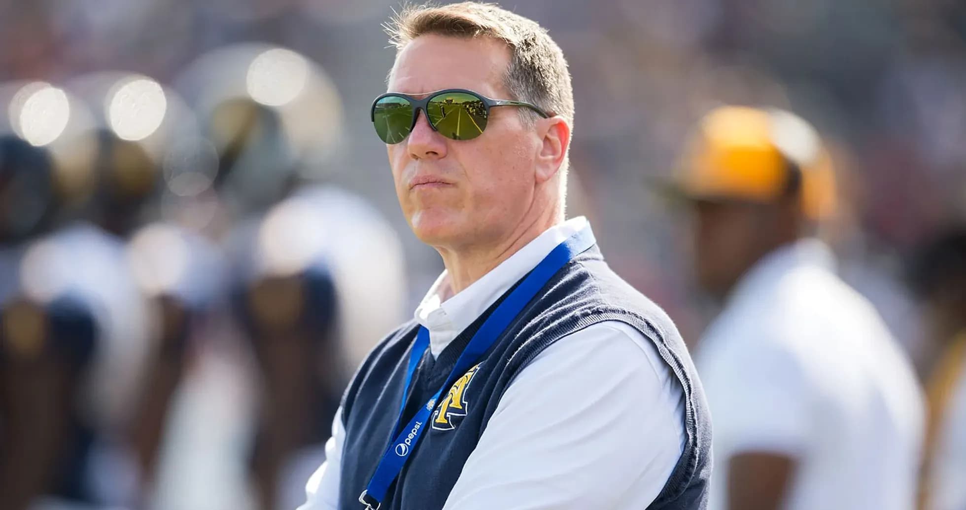 Koç oyun zamanı sahədə gözləyir