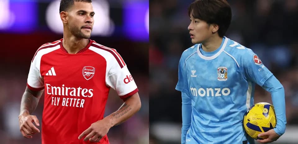 Arsenal və Coventry oyunçuları matçda