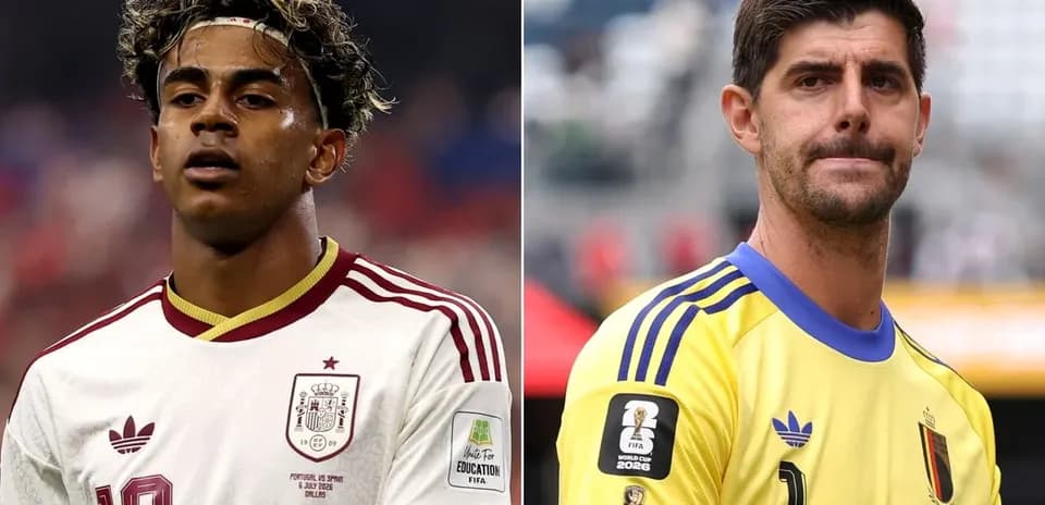 İspaniya və Belçika futbolçuları matç öncəsi