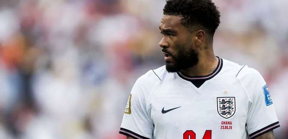 Futbolçu İngiltərə millisinin formasında meydanda