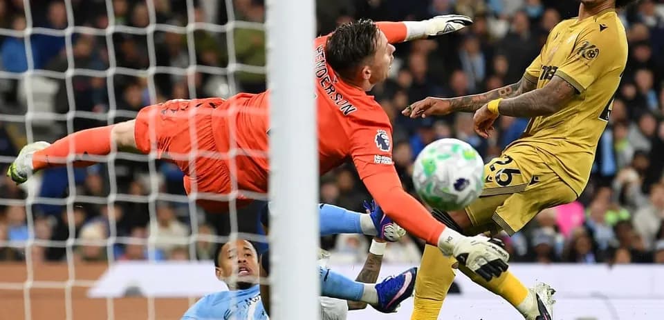 Crystal Palace və Manchester City matçında mübarizə
