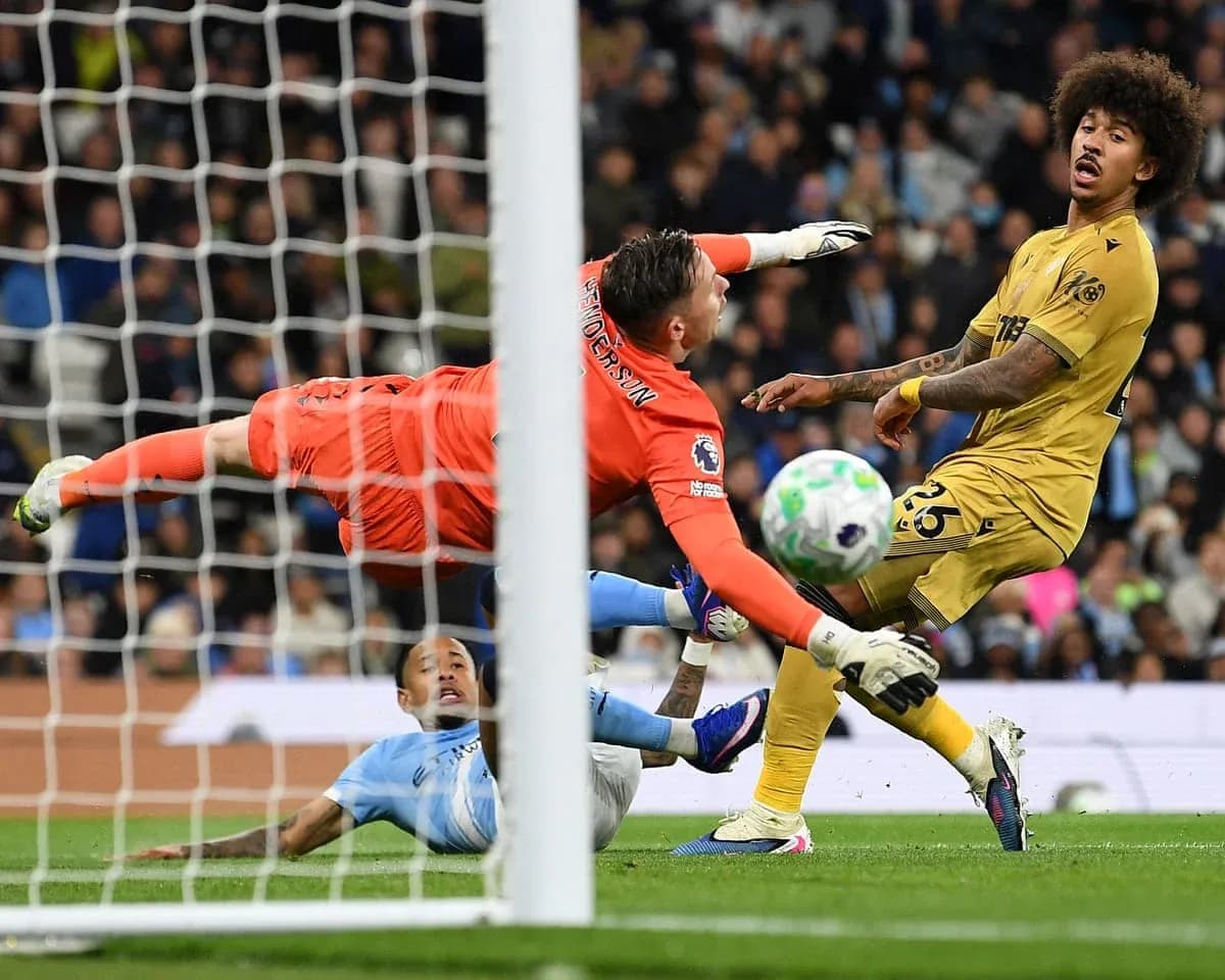 Crystal Palace və Manchester City matçında mübarizə