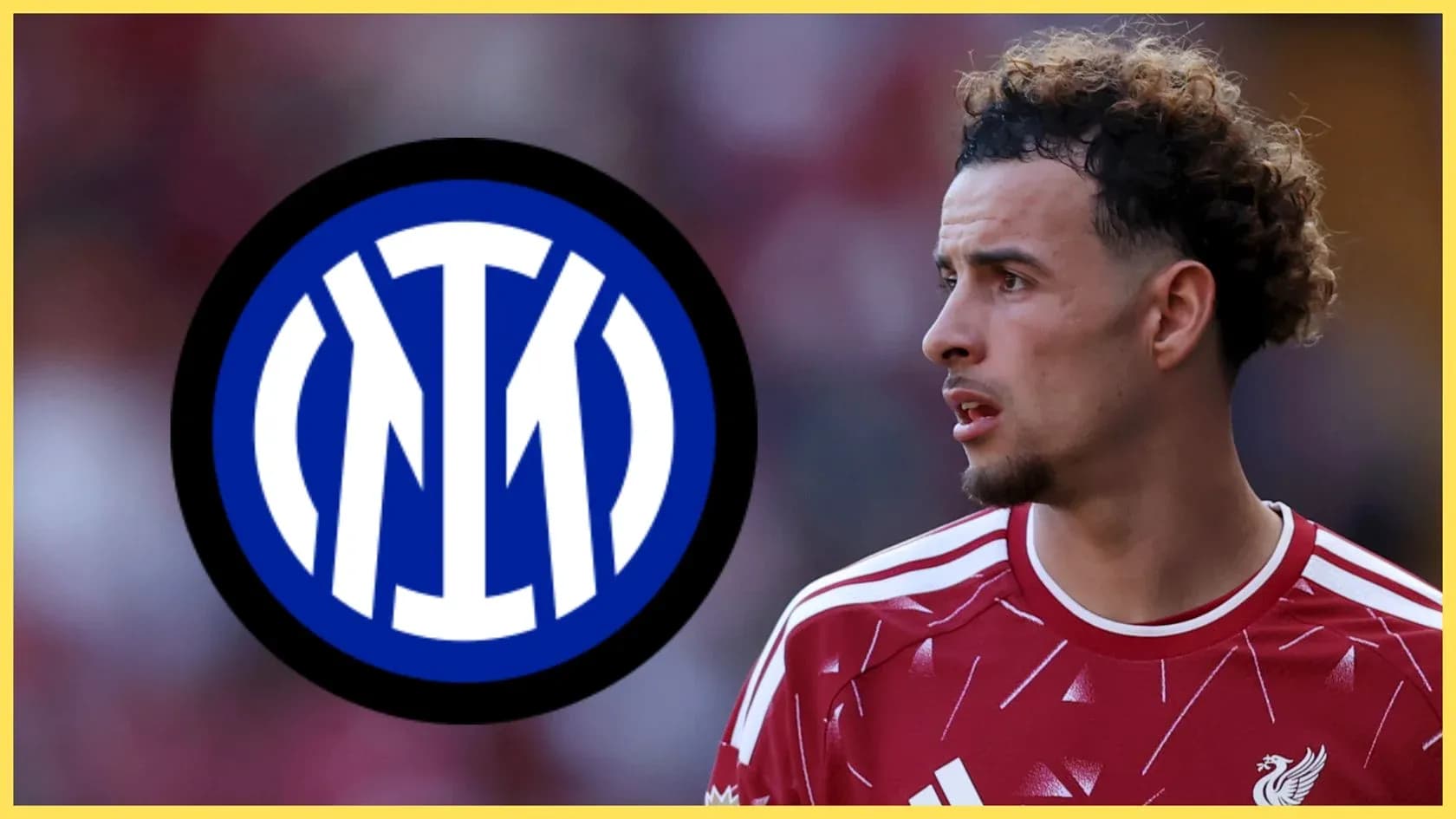 Futbolçunun forma geyindiyi an, Inter logosu fonunda