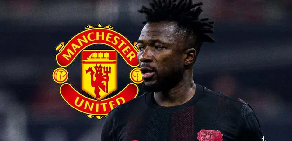 Futbolçu, Manchester United logosu arxa planda