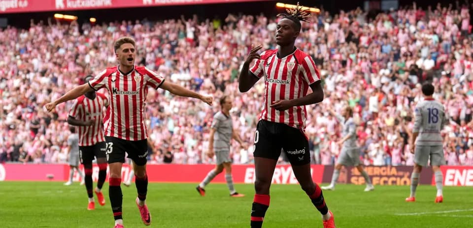 Athletic Club futbolçuları qol sevinci yaşayır