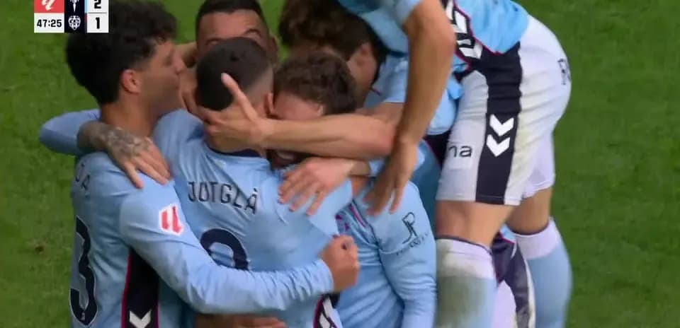 Celta Vigo oyunçularının qolu qeyd etməsi