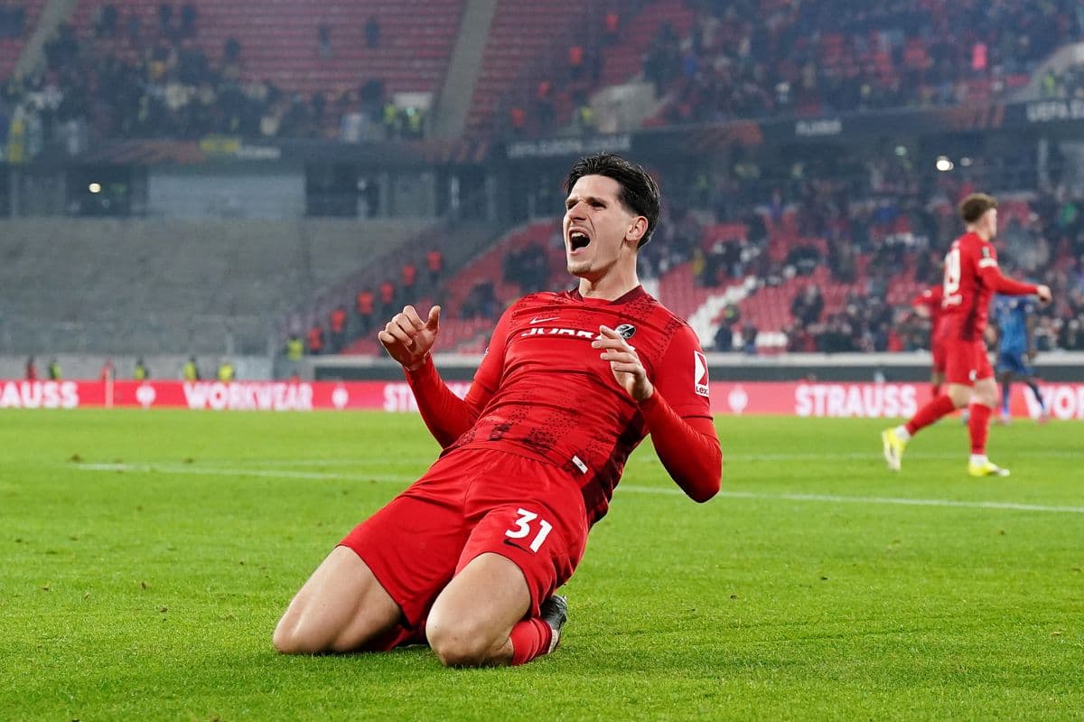 Football illustration used for match coverage - uhw32ytv.jpg