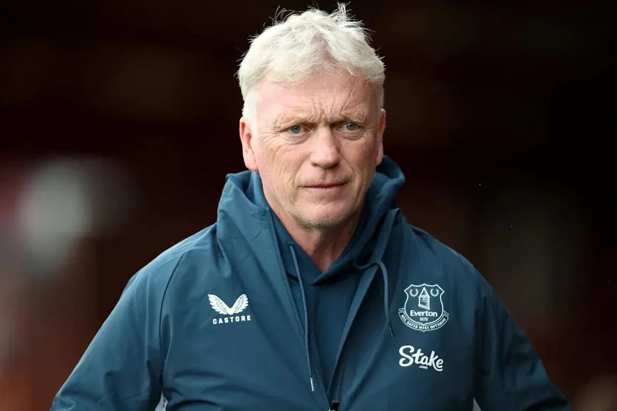 Everton manager David Moyes during pre-match preparations