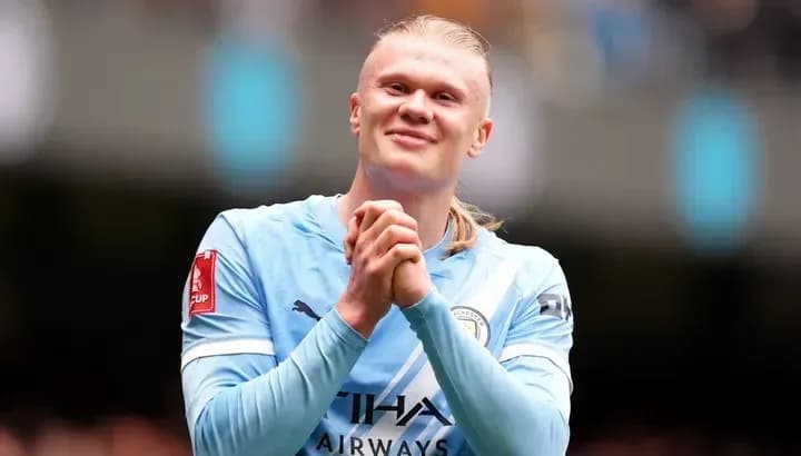 Futbolçu Erling Haaland Manchester City formasında