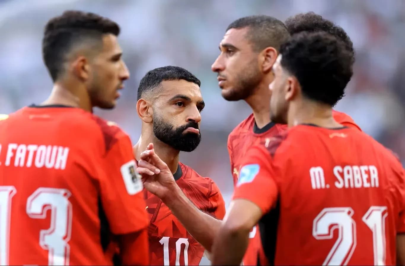 Misir futbolçuları oyunun gedişatında