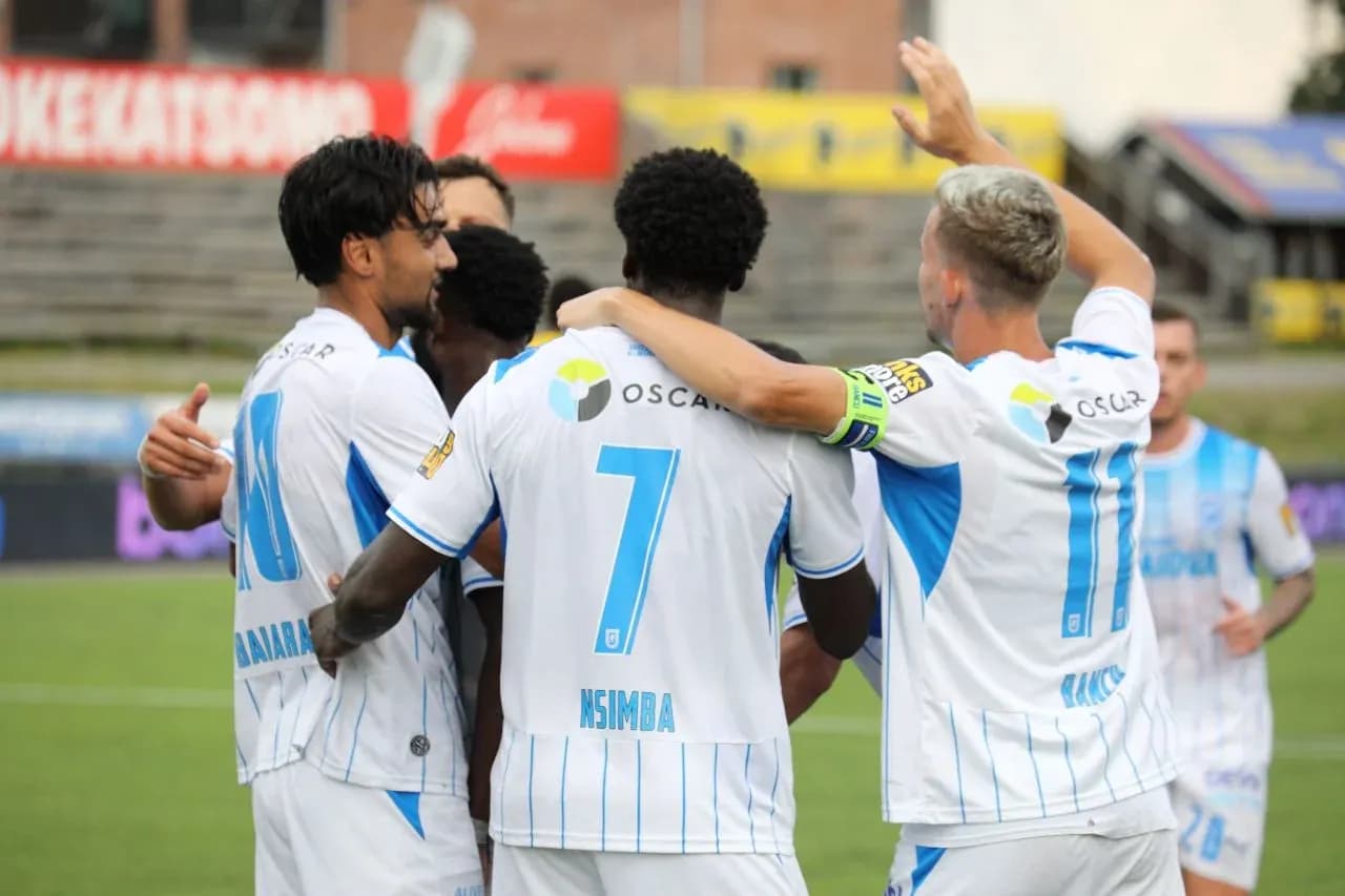Universitatea Craiova futbolçuları qeyd edirlər