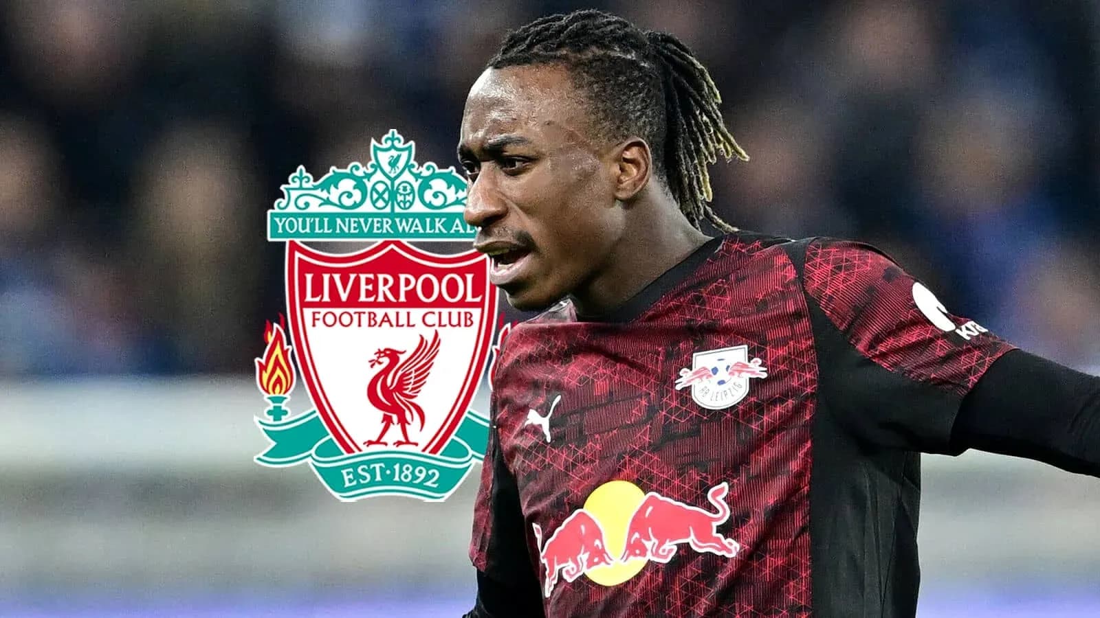 Futbolçu Liverpool logosu ilə danışır