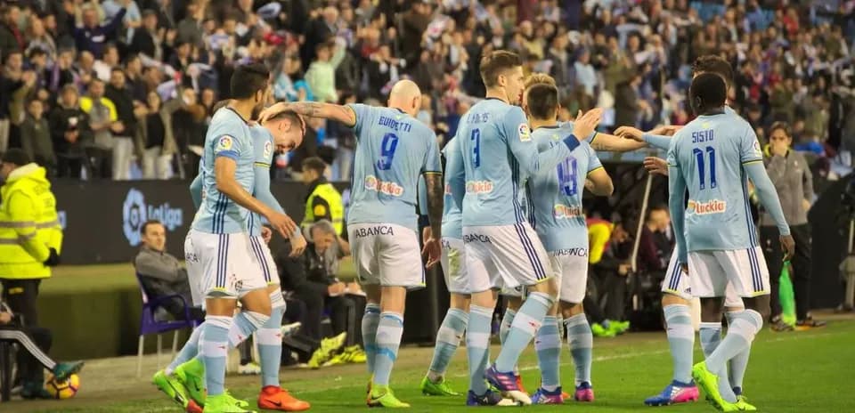Celta Vigo futbolçuları qələbəni qeyd edir