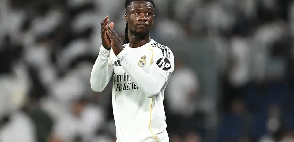 Futbolçu Real Madrid formasında alqışlayır