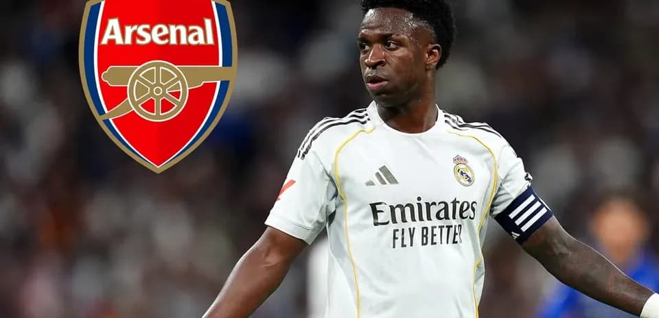 Futbolçu Real Madrid formasında oyun oynayır