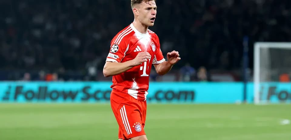 Bayern Munich player running during Champions League match