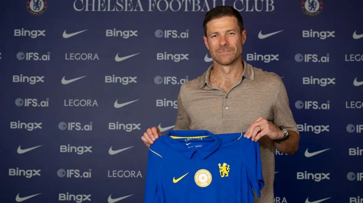 Yeni məşqçinin Chelsea formasını tutması