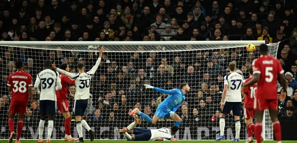 Topçuların qapısına zərbə vurulması