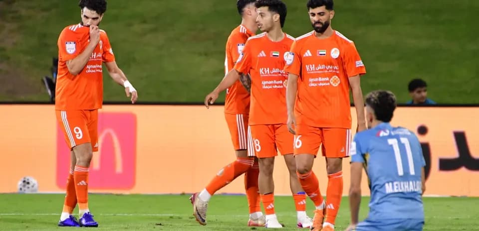 Al Jazira U23 futbolçuları meydanda