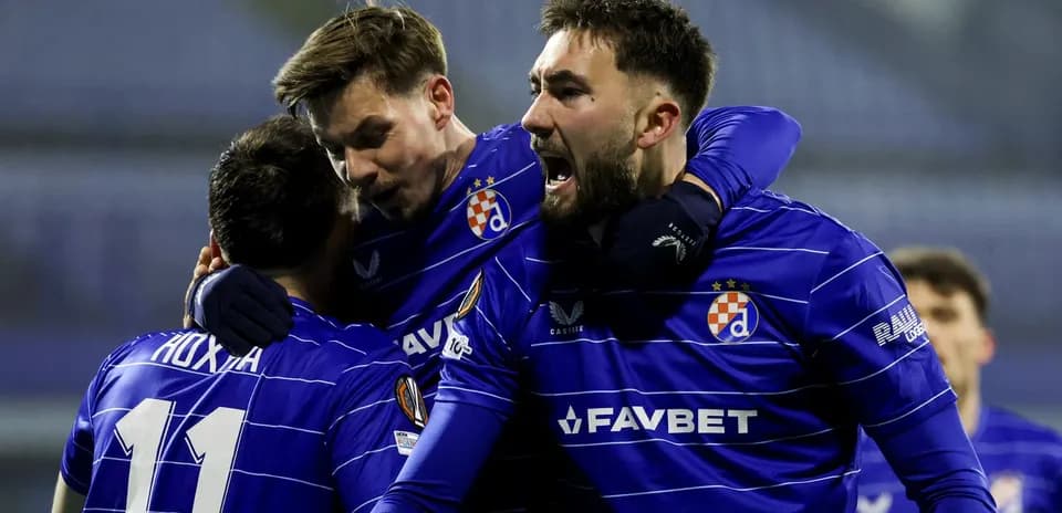 Dinamo Zagreb futbolçuları sevinir