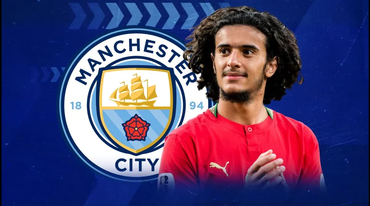 Futbolçu, Manchester City loqosu arxa planda