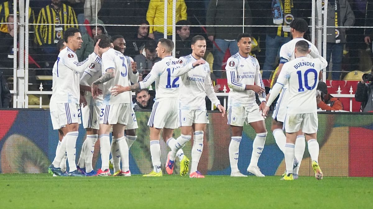 Fenerbahçe 0:1 Aston Villa: UEFA Europa League Müsabiqəsindəki Duel.jpg