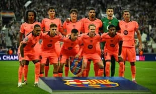 Barcelona futbol komandası oyuna hazırdır