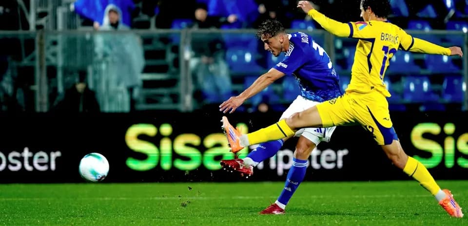 Hellas Verona və Como arasında futbol oyunu
