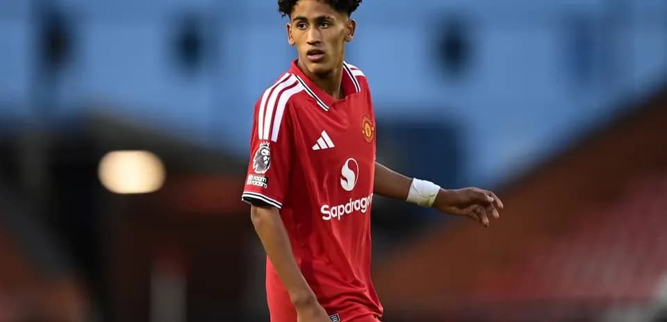 Futbolçu Manchester United formasında oyunda