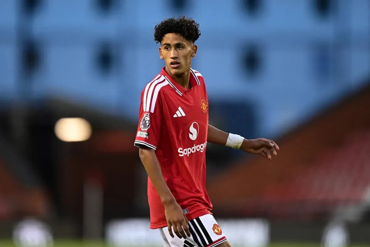 Futbolçu Manchester United formasında oyunda
