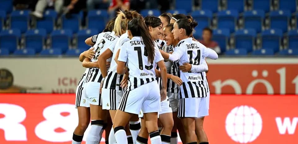 Juventus qadın komandası bir araya gəlir