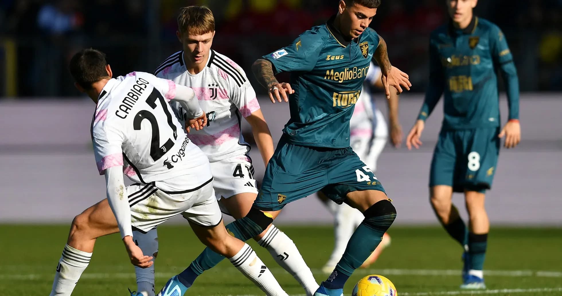 Frosinone və Juventus matçında oyunçular
