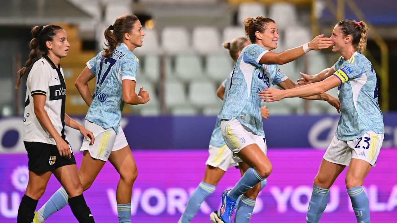 Parma W və Juventus W matçı zamanı oyunçular