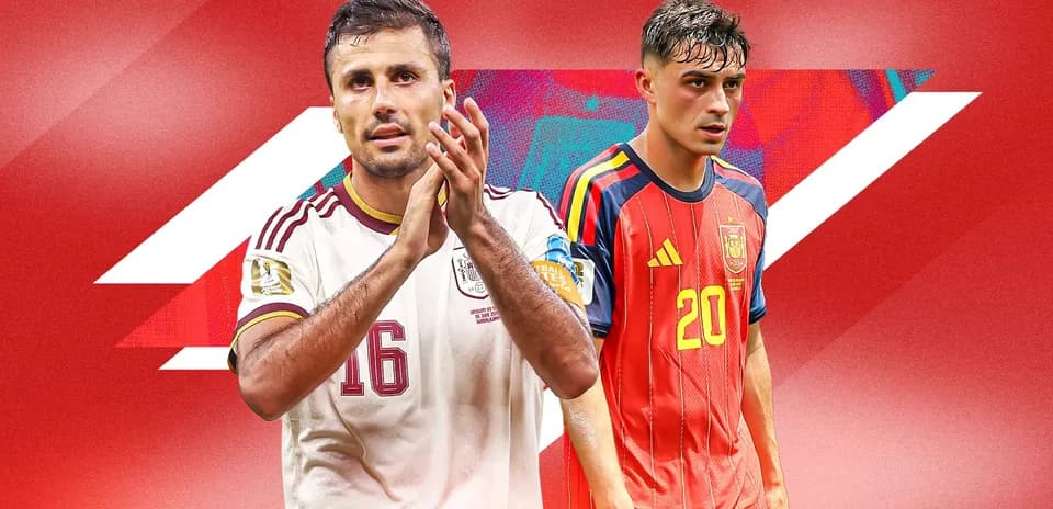 İki futbolçu, biri Meksika, digəri İspaniya formasında