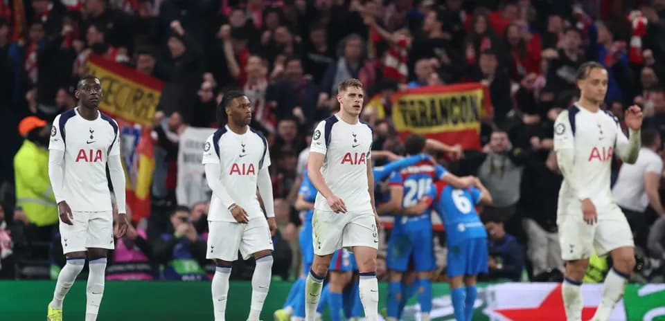 Tottenhem oyunçuları matçdan sonra