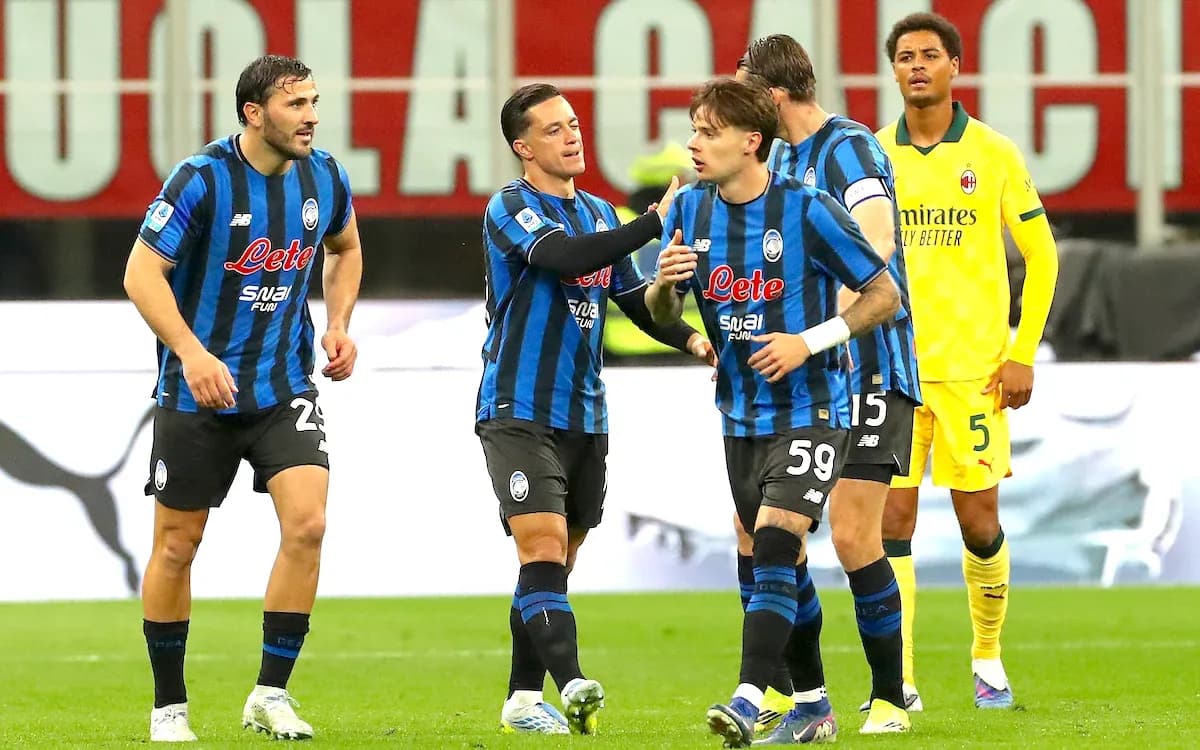 Atalanta oyunçuları qələbəni qeyd edir