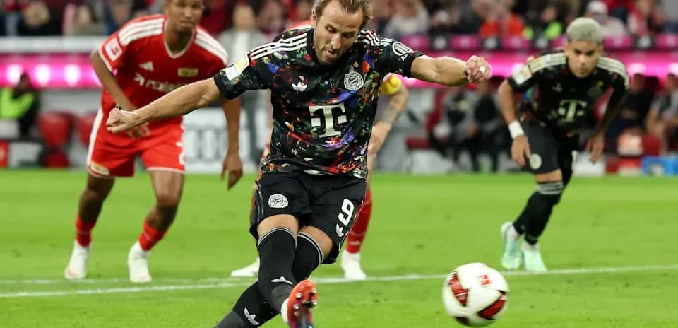 Harry Kane taking a penalty kick during match