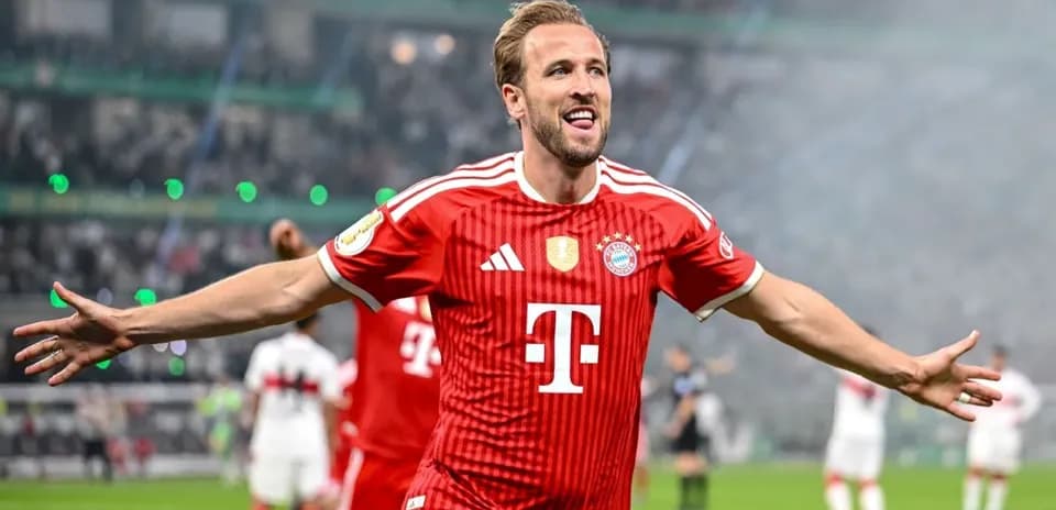Bayern Munich player celebrating a goal in match