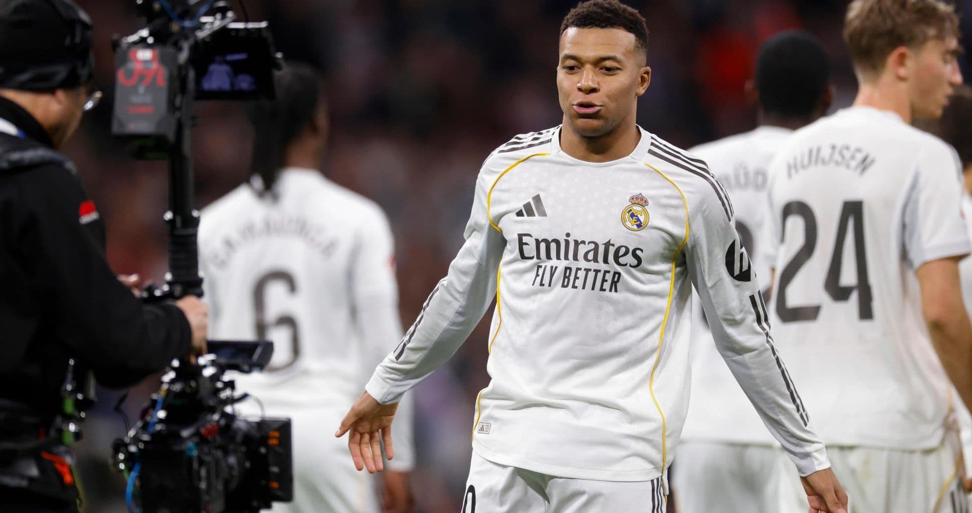 Real Madrid oyunçusu meydanda