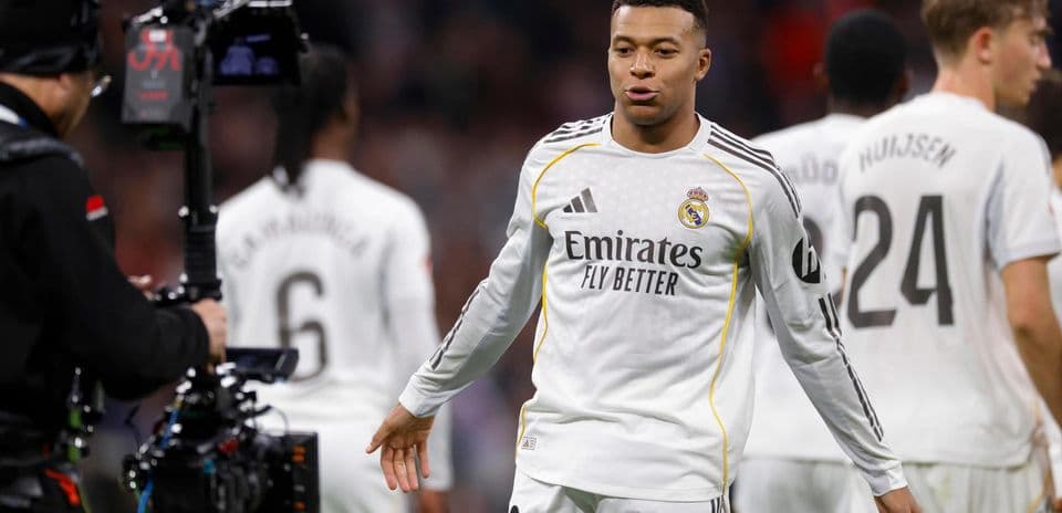 Real Madrid oyunçusu meydanda