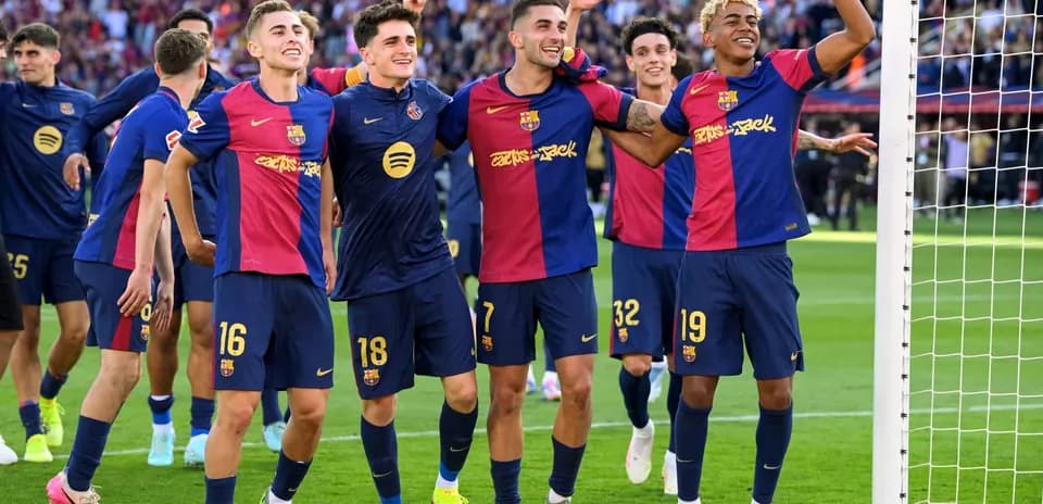 Barcelona futbolçuları qələbə qeyd edirlər