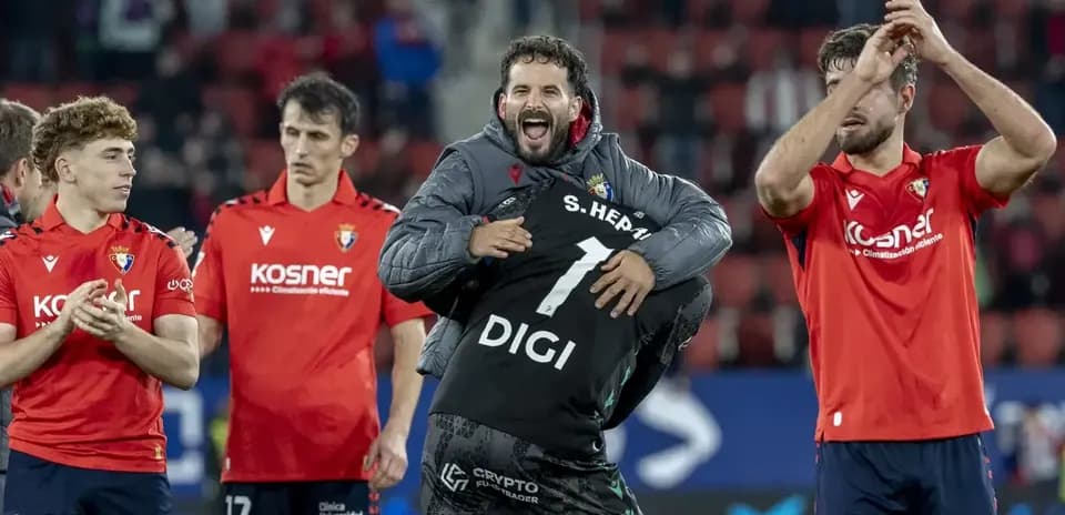 Osasuna oyunçuları sevinclə qeyd edir