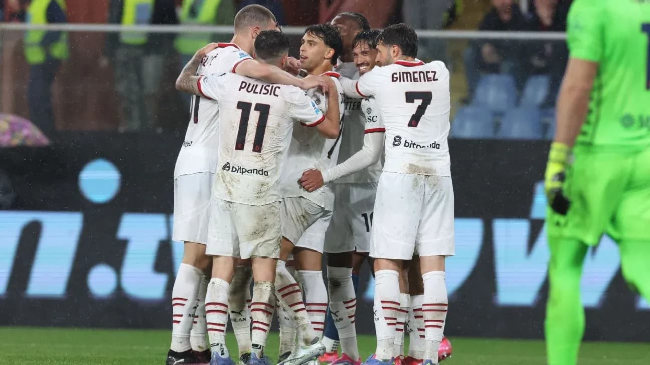 AC Milan futbolçuları qələbəni qeyd edirlər