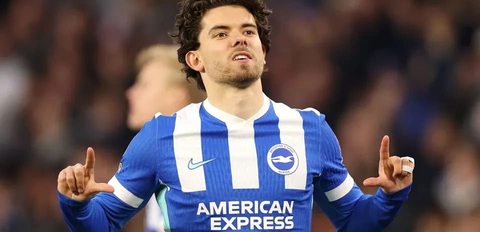 Futbolçu Brighton & Hove Albion formasında qolu qeyd edir