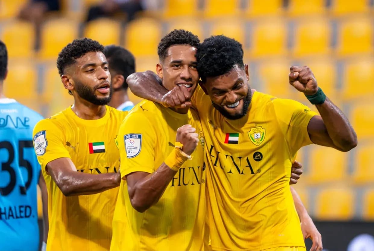 Khorfakkan U23 futbolçuları qələbə sevinci yaşayır