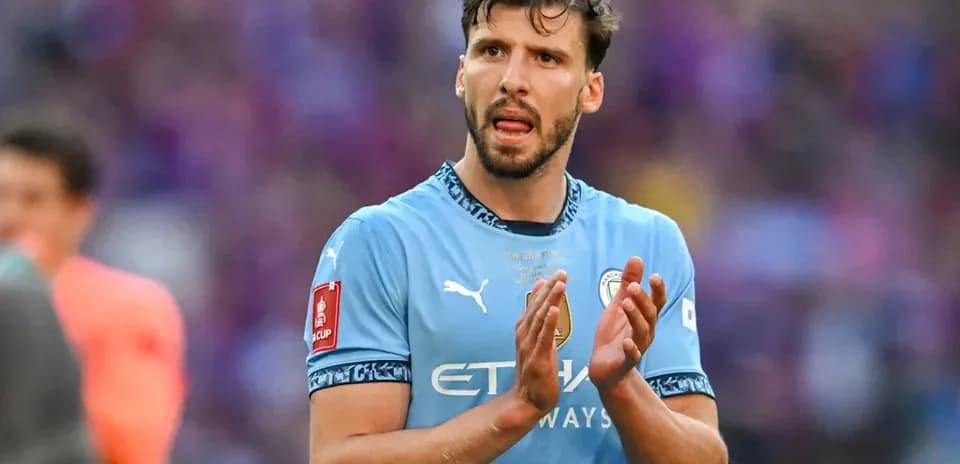 Futbolçu Manchester City formasında alqışlayır