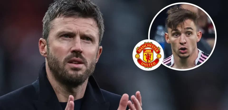 Michael Carrick and young player with Manchester United logo