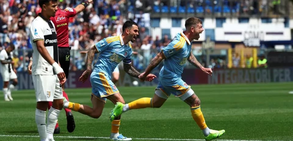 Como və Parma arasında futbol oyunu