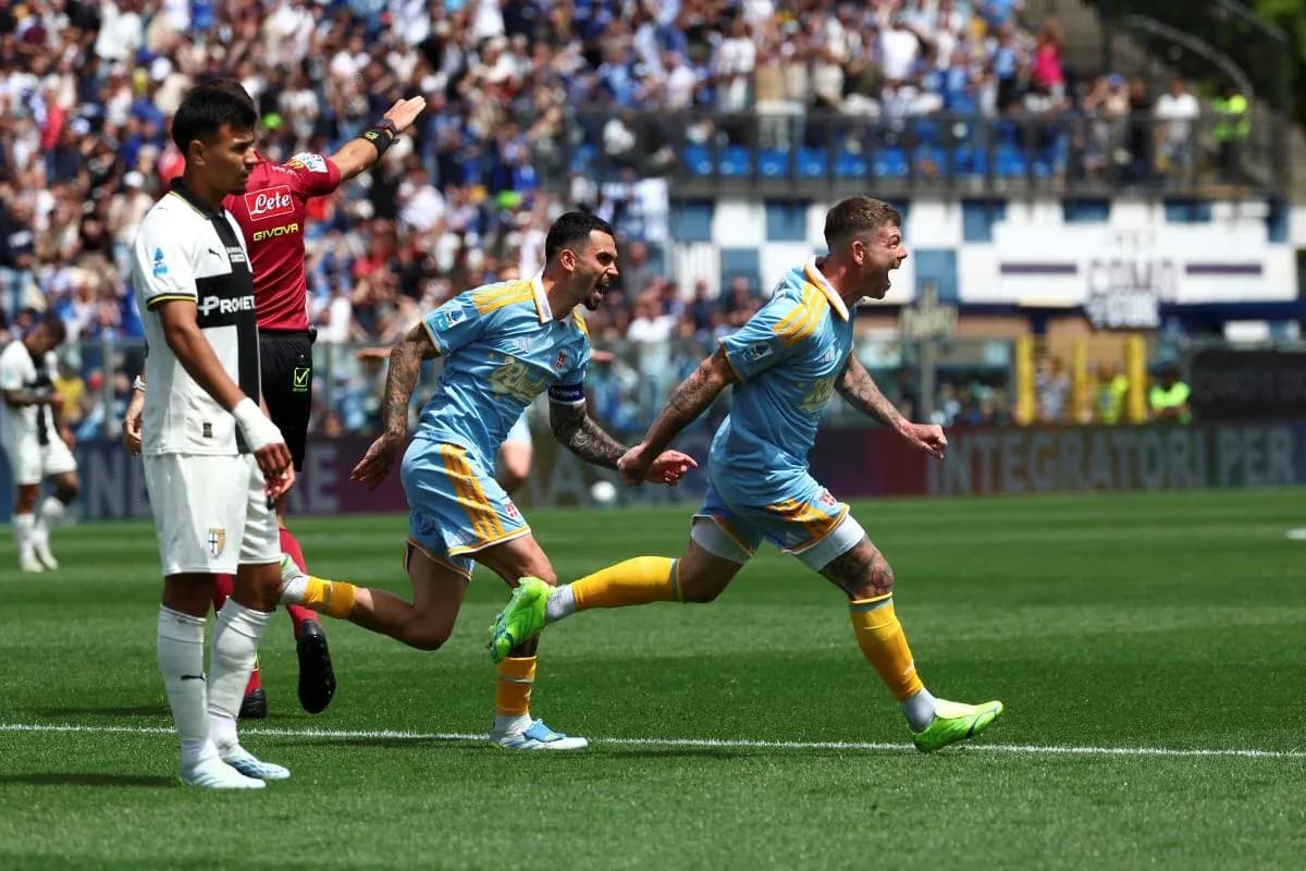 Como və Parma arasında futbol oyunu