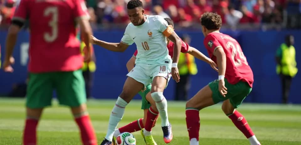 Fransa və Mərakeş komandaları arasında futbol mübarizəsi
